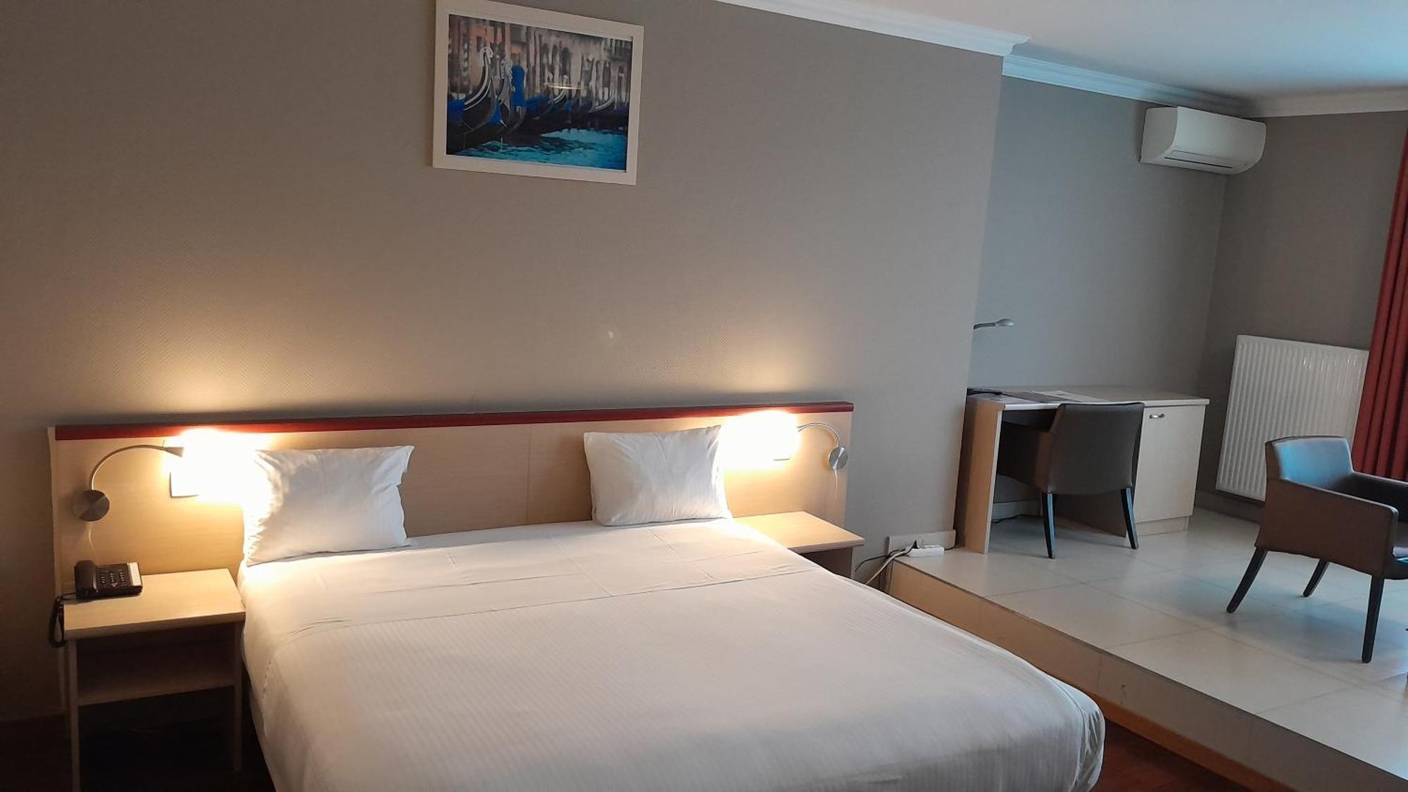 Hotel Taormina Brussels Airport 3*