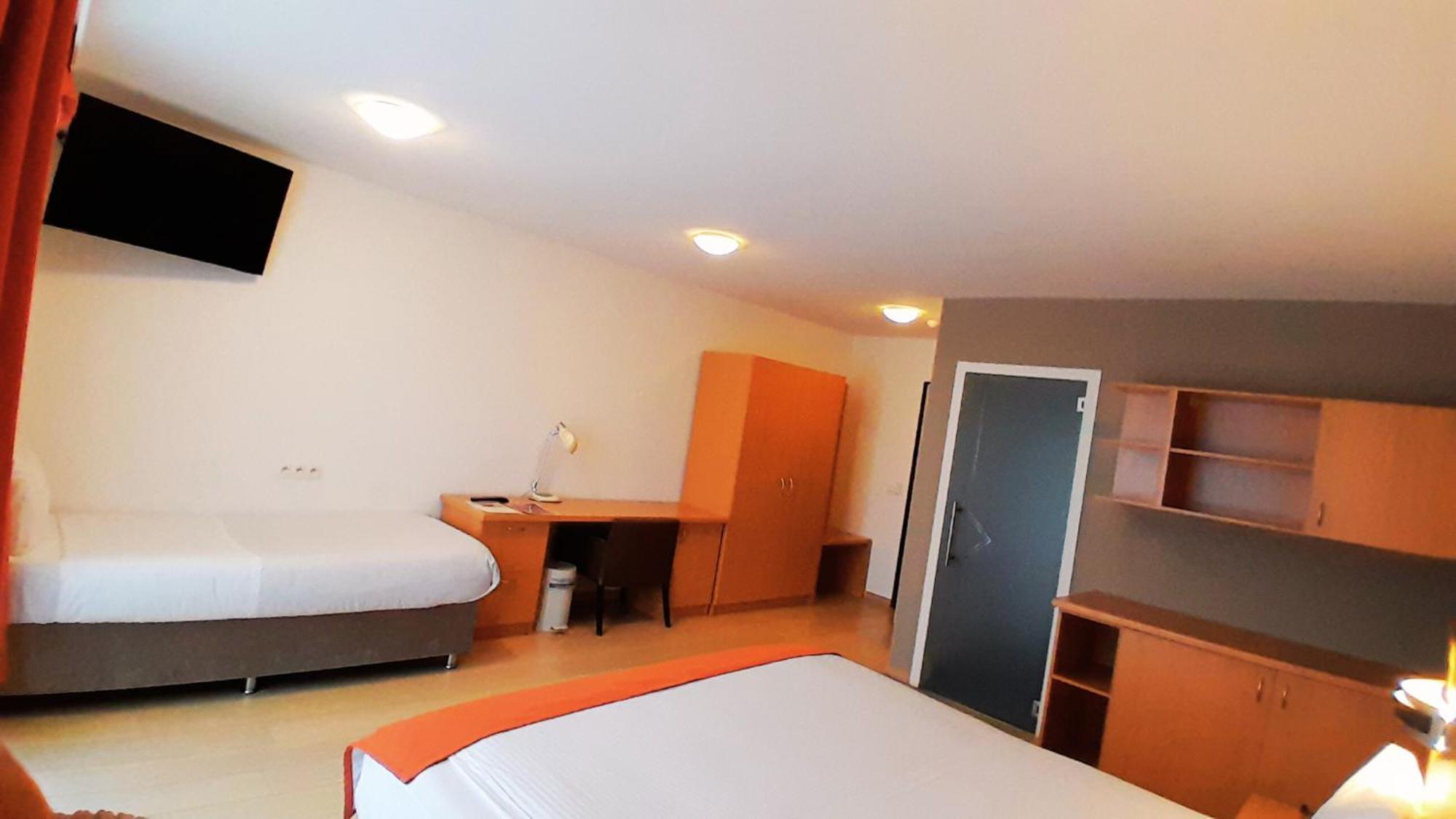 Taormina Brussels Airport 3*