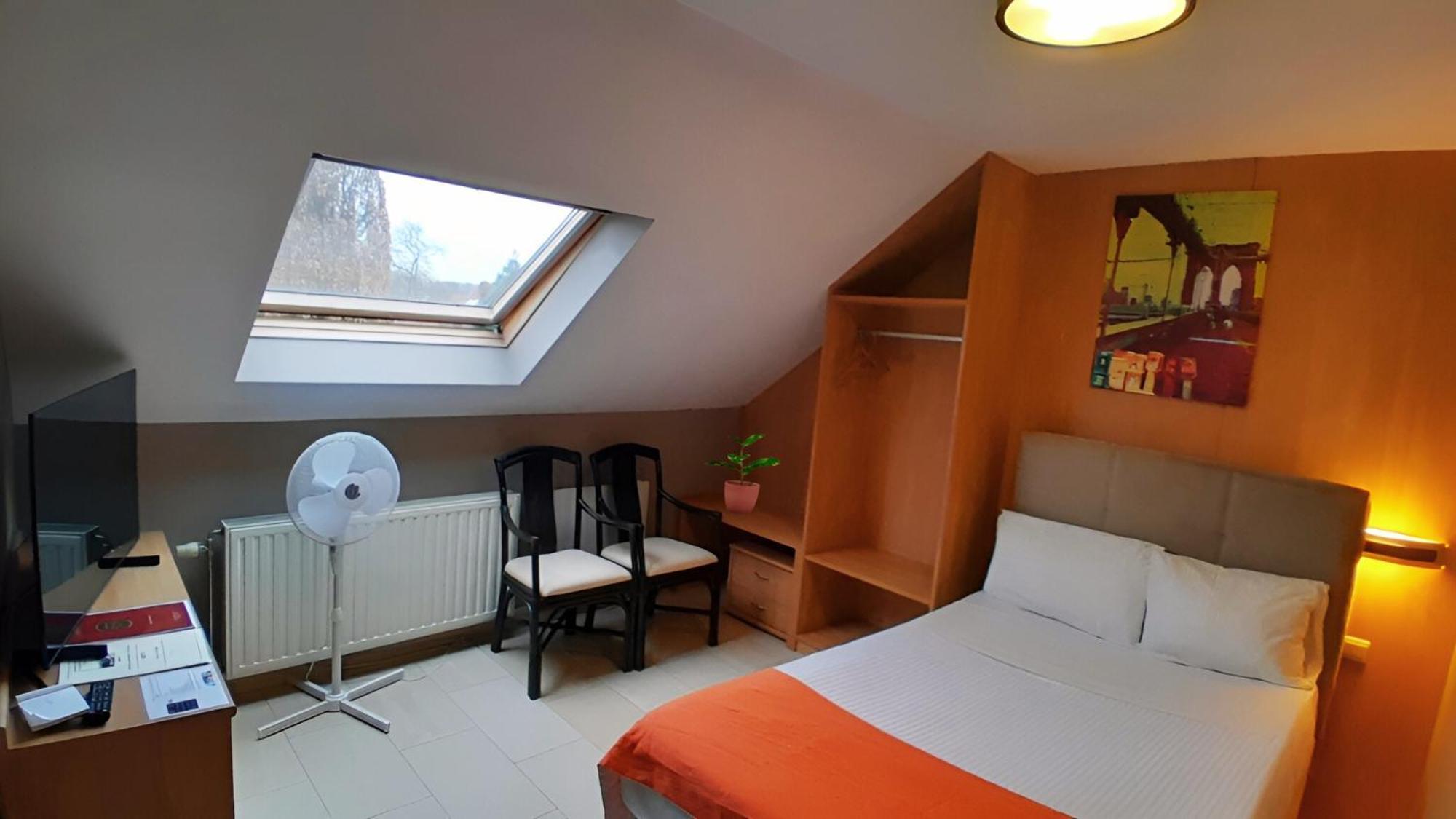 Hotel Taormina Brussels Airport 3*