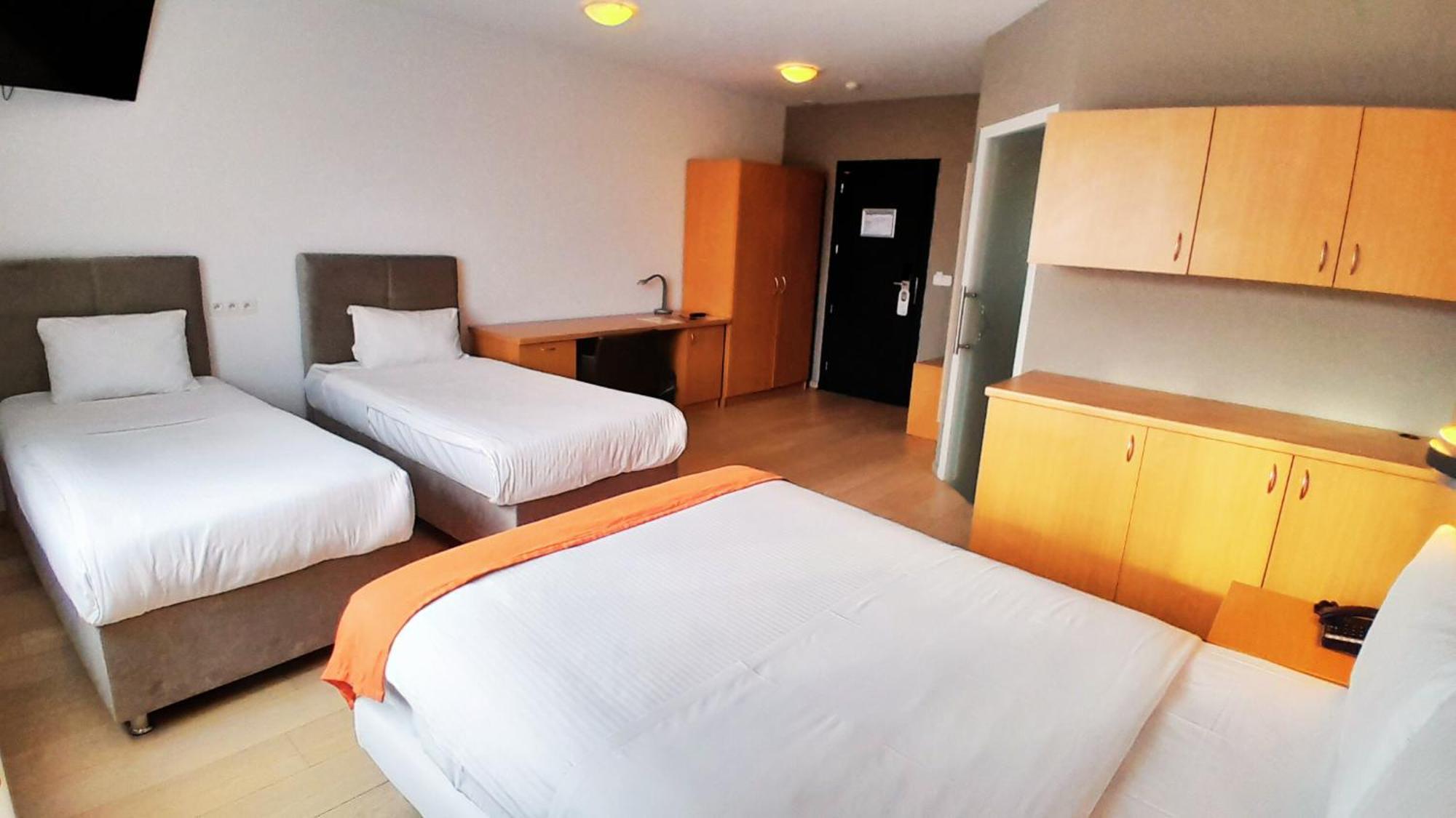 Taormina Brussels Airport Hotel 3*