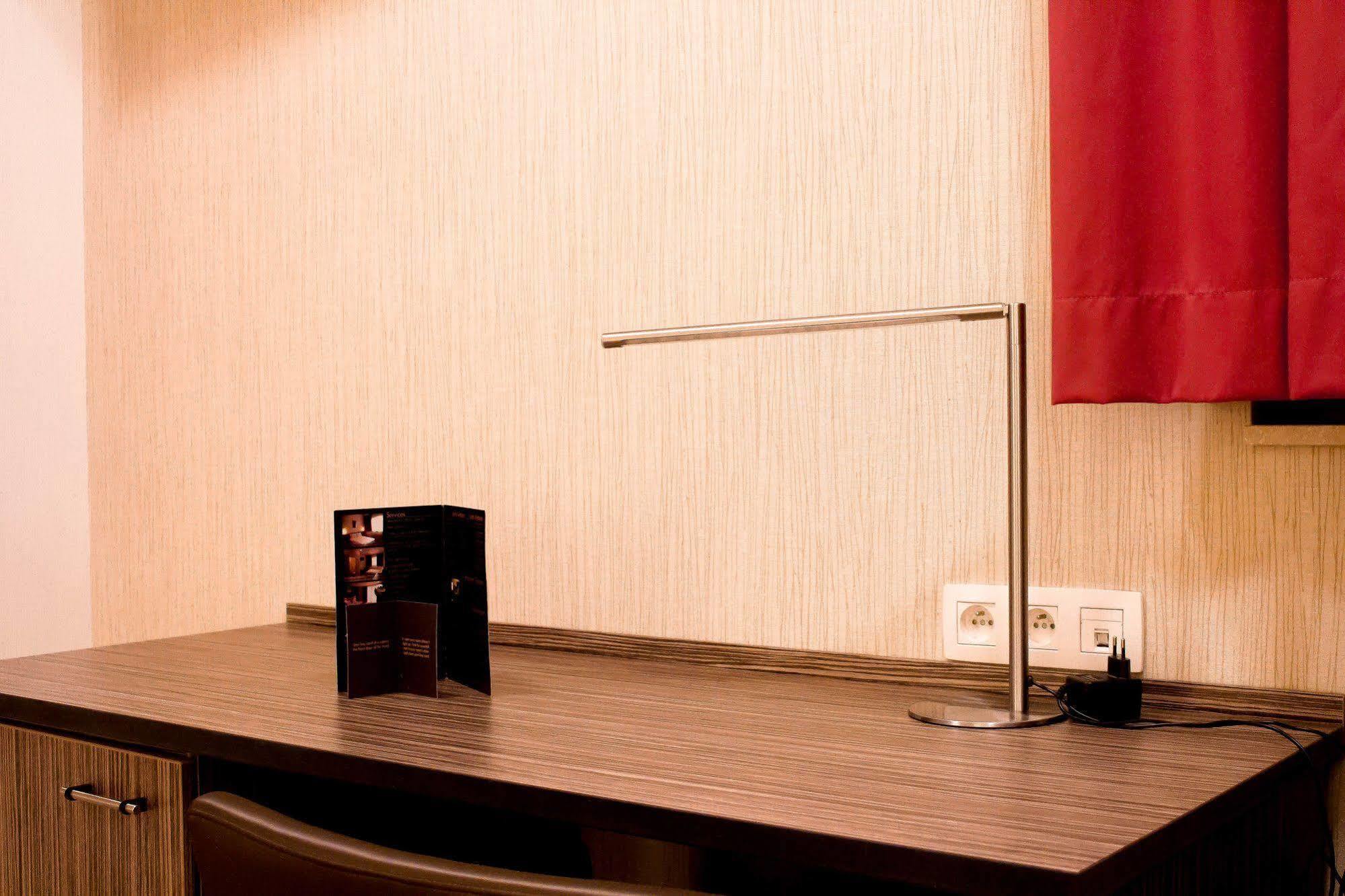 Taormina Brussels Airport Hotel 3*